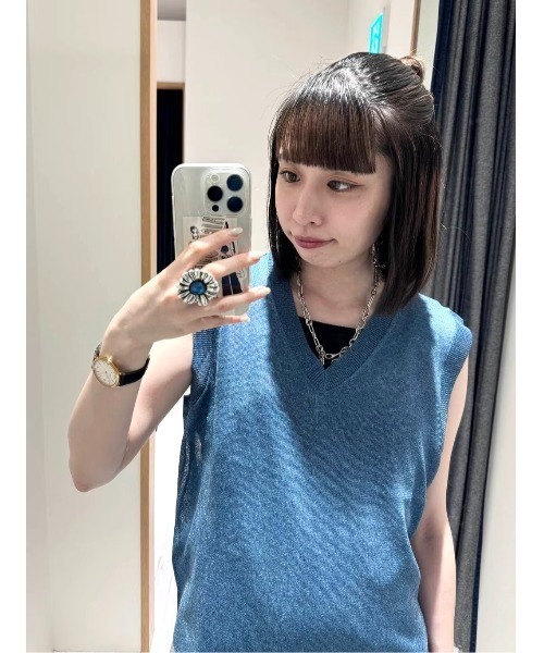 BAYFLOW（ベイフロー）の「ラメノースリーブプルオーバー（ベスト・レディース・ブルー/ブラック/ゴールド・FREE）」の10枚目の写真