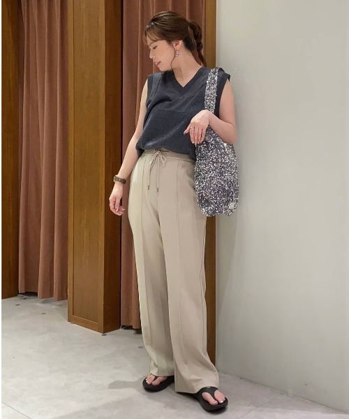 BAYFLOW（ベイフロー）の「ラメノースリーブプルオーバー（ベスト・レディース・ブルー/ブラック/ゴールド・FREE）」の4枚目の写真