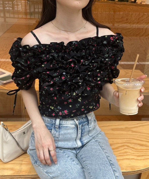 one after another NICE CLAUP（ワンアフターアナザーナイスクラップ）の「セットアップ対応/シャーリングブラウス（シャツ/ブラウス・レディース・ブラック系その他/オフホワイト/ブラック・FREE）」の3枚目の写真