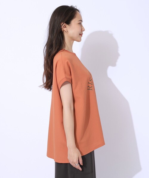 Cutie Blonde（キューティーブロンド）の「【洗える】ぽこぽこアソートロゴトップス（Tシャツ/カットソー・レディース・オレンジ/ホワイト系/ブラック/チャコールグレー・04/02/03）」の22枚目の写真