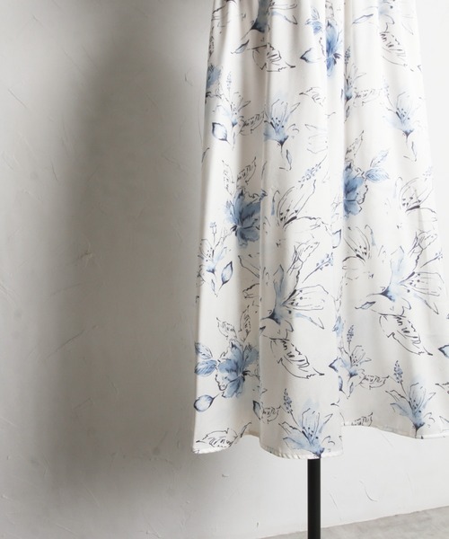 【セール】スリットスリーブ水彩ラインフラワープリントワンピース（ワンピース）｜tocco closet（トッコ クローゼット）