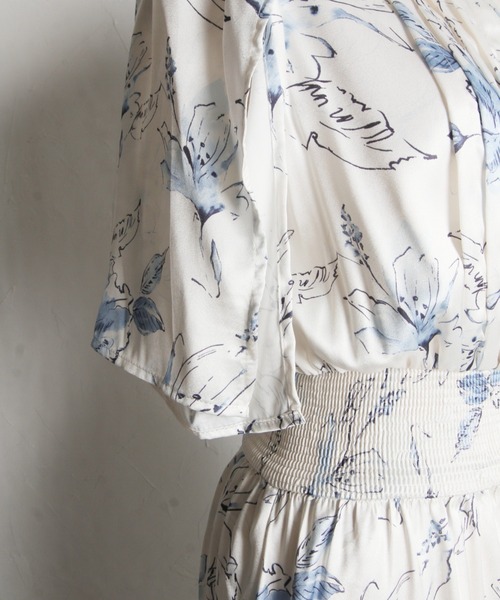 【セール】スリットスリーブ水彩ラインフラワープリントワンピース（ワンピース）｜tocco closet（トッコ クローゼット）