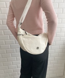 ハーフムーンナイロンバッグ