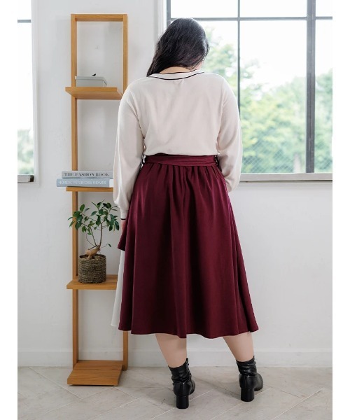 Re-J&SUPURE（リジェイアンドスプル）の「【大きいサイズ】アシメラッフルスカート（スカート・レディース・ブラック/ワイン/ネイビー・X-LARGE/XX-LARGE/XXX-LARGE）」の21枚目の写真