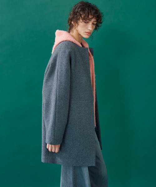 Doux archives(ドゥアルシーヴ)の「ノーカラーダブルメルトンミドルコート(ノーカラーコート・レディース・チャコールグレー/ブラック/ベージュ・38)」の20枚目の写真