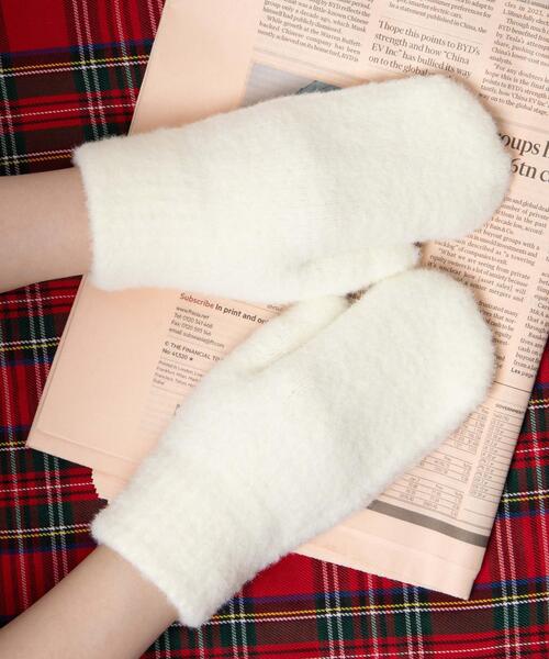 WEGO（ウィゴー）の「WEGO/モフモフミトングローブ（手袋・レディース・ライトピンク/ブラック/ライトイエロー/オフホワイト・FREE）」の2枚目の写真