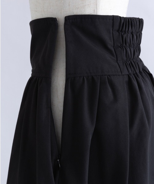 EN NEUME(エンノイム)の「Cocoon Silhouette Skirt(スカート・レディース・ライトカーキ/ブラック/オフホワイト・FREE)」の15枚目の写真