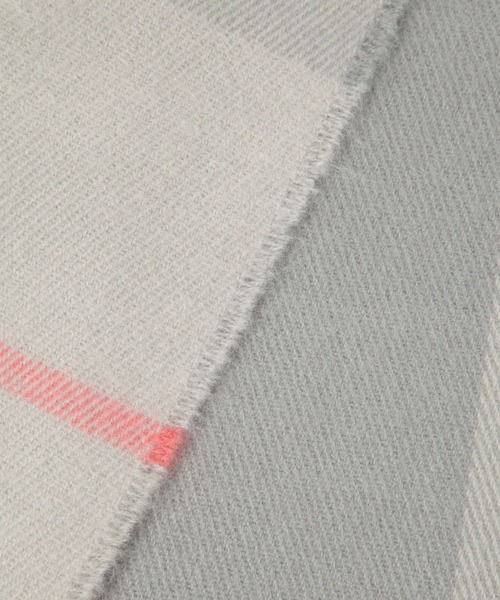 LAKOLE（ラコレ）の「アソートチェックマフラー / 131445（マフラー・レディース・ブルー/グレー/オフホワイト/カーキ/ブラック/パープル/オレンジ・FREE）」の17枚目の写真