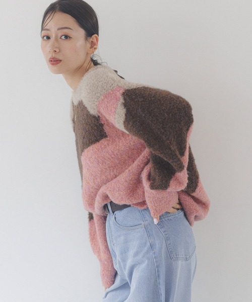 LAKOLE（ラコレ）の「インターシャ配色プルオーバー / 250838（ニット/セーター・レディース・ピンク/オレンジ/ブルー・FREE）」の11枚目の写真