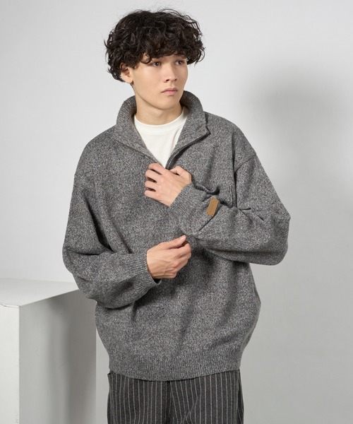 kutir（クティール）の「RUBBER LOGO MELANGE HALF ZIP KNIT/ラバーロゴメランジハーフジップニット（ニット/セーター・メンズ・グリーン系/ブラック/レッド・LARGE/MEDIUM）」の4枚目の写真