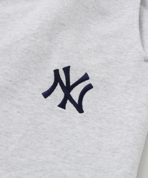 SPORTY&RICH（スポーティアンドリッチ）の「【SPORTY&RICH / スポーティアンドリッチ】YANKEES SERIF SWEATPANT（スウェットパンツ・メンズ・グレー・MEDIUM/SMALL）」の4枚目の写真