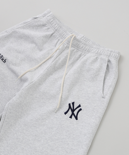 SPORTY&RICH（スポーティアンドリッチ）の「【SPORTY&RICH / スポーティアンドリッチ】YANKEES SERIF SWEATPANT（スウェットパンツ・メンズ・グレー・MEDIUM/SMALL）」の7枚目の写真