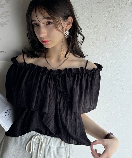 classicalelf(クラシカルエルフ)の「大人ガーリーに見せる。華奢魅せ♪2wayオフショルフリルデザインシアーブラウス(シャツ/ブラウス・レディース・ブラウン/ブラック/ベージュ/ホワイト・LARGE/X-LARGE/SMALL/MEDIUM)」の17枚目の写真