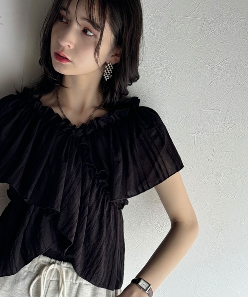 classicalelf(クラシカルエルフ)の「大人ガーリーに見せる。華奢魅せ♪2wayオフショルフリルデザインシアーブラウス(シャツ/ブラウス・レディース・ブラウン/ブラック/ベージュ/ホワイト・LARGE/X-LARGE/SMALL/MEDIUM)」の20枚目の写真