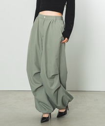 SENEE（セニー）の「tuck loose parachute pants（タックルーズパラシュートパンツ）（カーゴパンツ・レディース）」