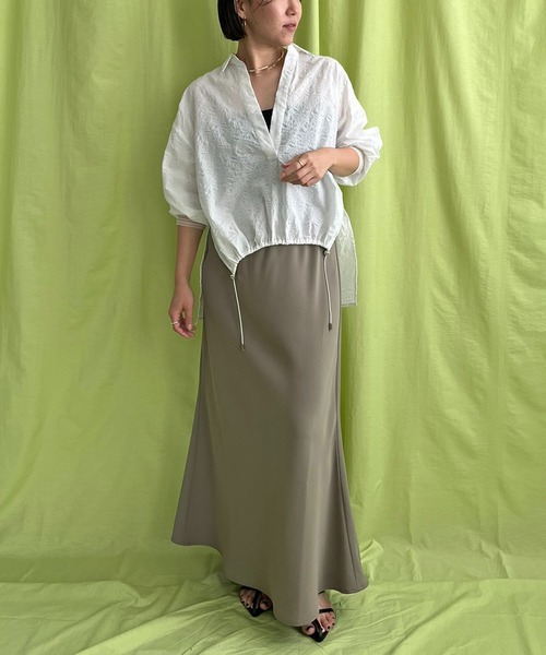 LHELBIE(レルビエ)の「ドロストスキッパーシャツ(シャツ/ブラウス・レディース・オフホワイト/ライトブルー/ブラック・M)」の11枚目の写真