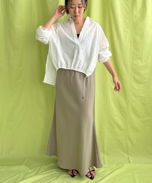 LHELBIE(レルビエ)の「ドロストスキッパーシャツ(シャツ/ブラウス・レディース・オフホワイト/ライトブルー/ブラック・M)」の17枚目の写真