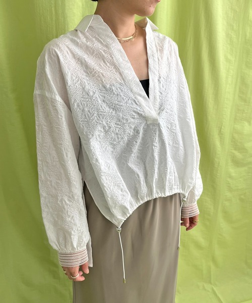 LHELBIE(レルビエ)の「ドロストスキッパーシャツ(シャツ/ブラウス・レディース・オフホワイト/ライトブルー/ブラック・M)」の18枚目の写真