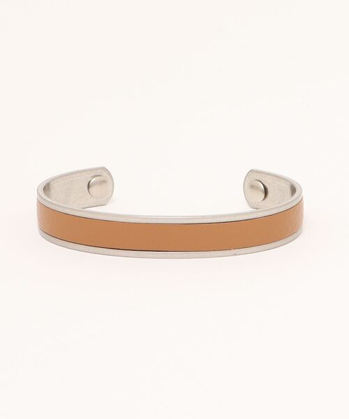 hobo（ホーボー）の「【hobo / ホーボー】BRASS BRACELET NARROW with SHRINK COW LEATHER（ブレスレット・メンズ・ブラウン/ブラック・FREE）」の2枚目の写真