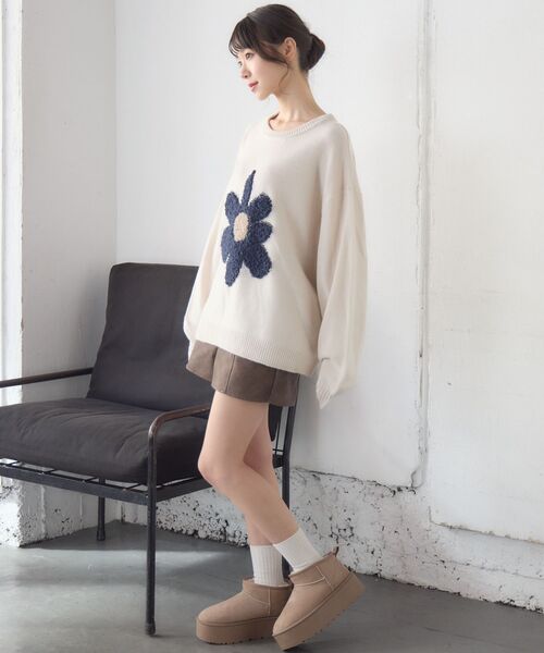 RETRO GIRL(レトロガール)の「ループ刺繍フラワーニット(ニット/セーター・レディース・ナチュラル/ベージュ/ダークブルー・FREE)」の10枚目の写真
