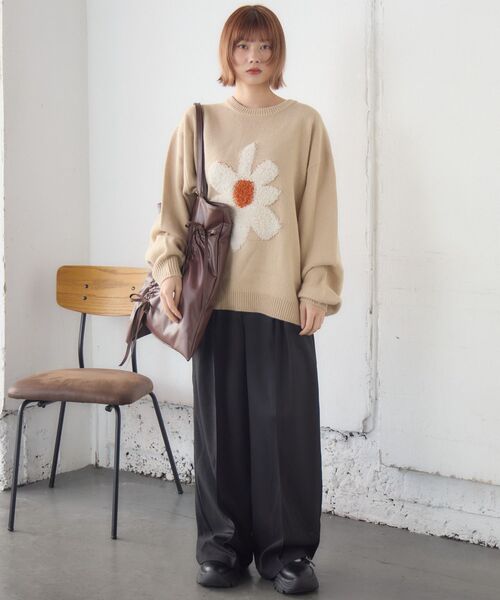 RETRO GIRL(レトロガール)の「ループ刺繍フラワーニット(ニット/セーター・レディース・ナチュラル/ベージュ/ダークブルー・FREE)」の16枚目の写真