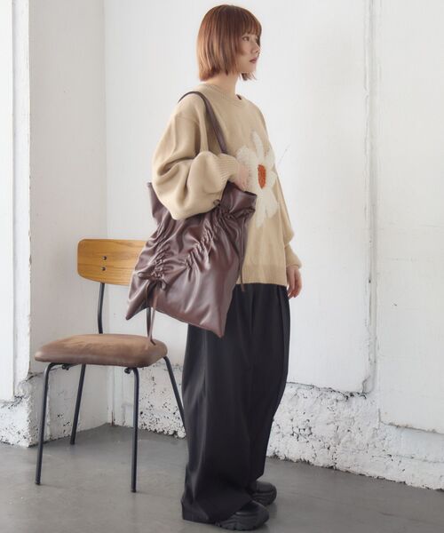RETRO GIRL(レトロガール)の「ループ刺繍フラワーニット(ニット/セーター・レディース・ナチュラル/ベージュ/ダークブルー・FREE)」の17枚目の写真