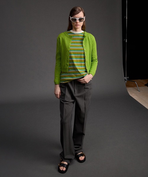 CHARLES & KEITH(チャールズ & キース)の「Gabine ガビーヌ バックルレザースライド(サンダル・レディース・ブラック/オートミール・22.5cm/24.5cm/23.5cm/23cm/26.5cm/25.5cm/25cm)」の3枚目の写真
