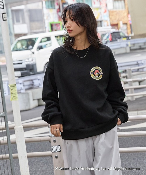 MONO-MART（モノマート）の「【UNIVERSAL×ゆうこん家のパークガイド】ヴィンテージライクビッグスウェット（スウェット・レディース・ブラック/グレイッシュベージュ/ブラック系/ダークネイビー・M/L）」の16枚目の写真