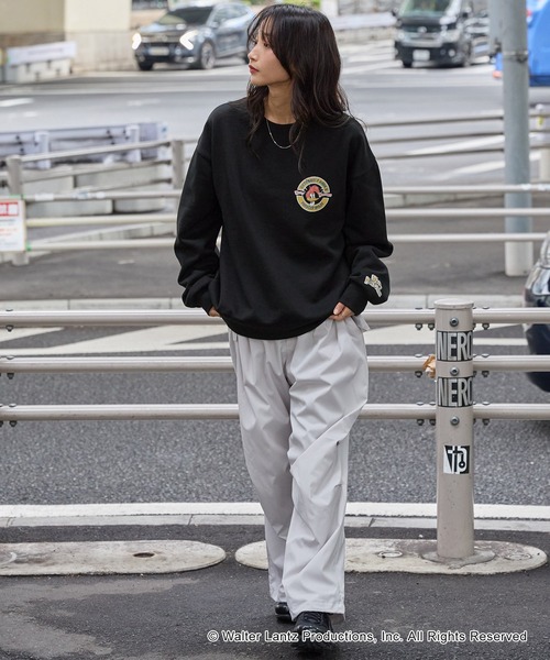 MONO-MART（モノマート）の「【UNIVERSAL×ゆうこん家のパークガイド】ヴィンテージライクビッグスウェット（スウェット・レディース・ブラック/グレイッシュベージュ/ブラック系/ダークネイビー・M/L）」の19枚目の写真