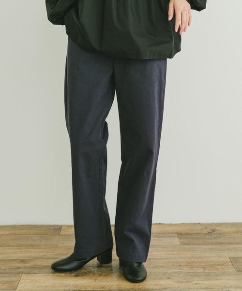 ITEMS URBANRESEARCH（アイテムズ アーバンリサーチ）の「ベーシックコットンパンツ（その他パンツ・レディース・ネイビー/ベージュ/カーキ・FREE）」の3枚目の写真