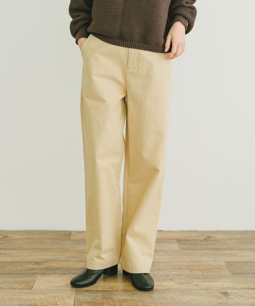 ITEMS URBANRESEARCH（アイテムズ アーバンリサーチ）の「ベーシックコットンパンツ（その他パンツ・レディース・ネイビー/ベージュ/カーキ・FREE）」の4枚目の写真