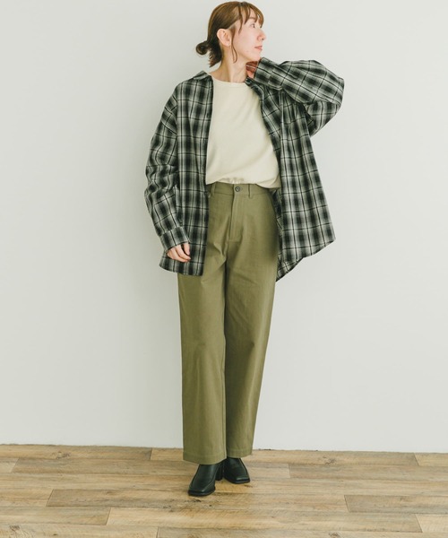 ITEMS URBANRESEARCH（アイテムズ アーバンリサーチ）の「ベーシックコットンパンツ（その他パンツ・レディース・ネイビー/ベージュ/カーキ・FREE）」の10枚目の写真