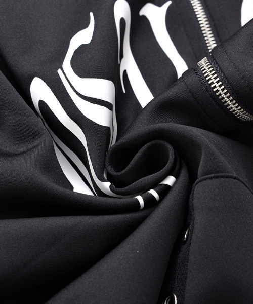 SILVER BULLET（シルバーバレット）の「『PSYCHO NATION/サイコネーション』ラインストーンボリュームネックブルゾン（ブルゾン・レディース・ブラック・L/M）」の2枚目の写真