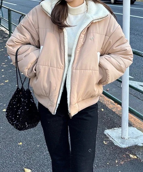 merrylatte(メリーラテ)の「リバーシブルボアダウンライクジャケット(ダウンジャケット/コート・レディース・ベージュ・FREE)」の5枚目の写真