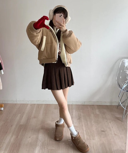 merrylatte(メリーラテ)の「リバーシブルボアダウンライクジャケット(ダウンジャケット/コート・レディース・ベージュ・FREE)」の11枚目の写真