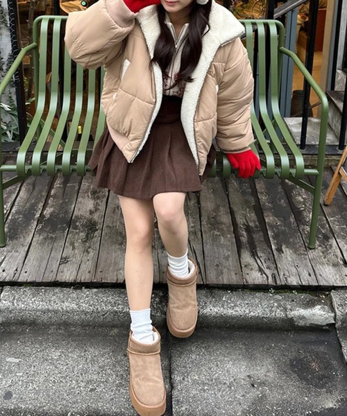 merrylatte(メリーラテ)の「リバーシブルボアダウンライクジャケット(ダウンジャケット/コート・レディース・ベージュ・FREE)」の12枚目の写真