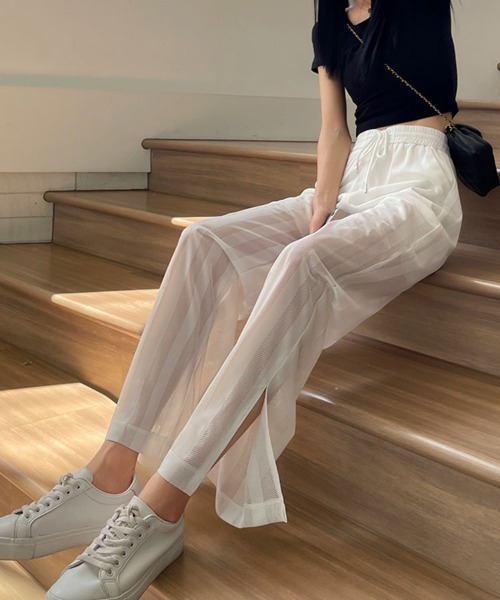 SallyLunn（サリーラン）の「縦ストライプシースルーロングパンツ（その他パンツ・レディース・ホワイト/ブラック・MEDIUM/LARGE）」の4枚目の写真