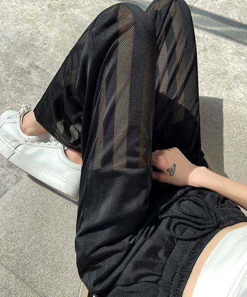 SallyLunn（サリーラン）の「縦ストライプシースルーロングパンツ（その他パンツ・レディース・ホワイト/ブラック・MEDIUM/LARGE）」の9枚目の写真