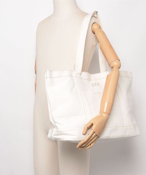 GAP（ギャップ）の「GAPロゴ デニム トートバッグ（トートバッグ・レディース・ホワイト・ONE SIZE）」の2枚目の写真