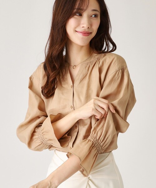 COUP DE CHANCE（クードシャンス）の「【ラミー100％／洗える】ギャザーブラウス（シャツ/ブラウス・レディース・ホワイト/ピンク系/ブラック/ブルーグリーン/ナチュラル・34/36/38/40）」の4枚目の写真