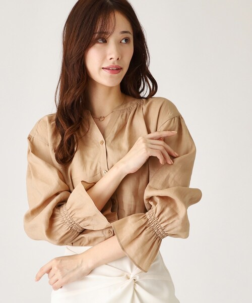 COUP DE CHANCE（クードシャンス）の「【ラミー100％／洗える】ギャザーブラウス（シャツ/ブラウス・レディース・ホワイト/ピンク系/ブラック/ブルーグリーン/ナチュラル・34/36/38/40）」の11枚目の写真