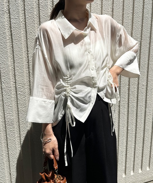 solleim(ソルレム)の「シアードロストショート丈シャツ(シャツ/ブラウス・レディース・グレー/オフホワイト/ブルー/ベージュ・M/L)」の2枚目の写真