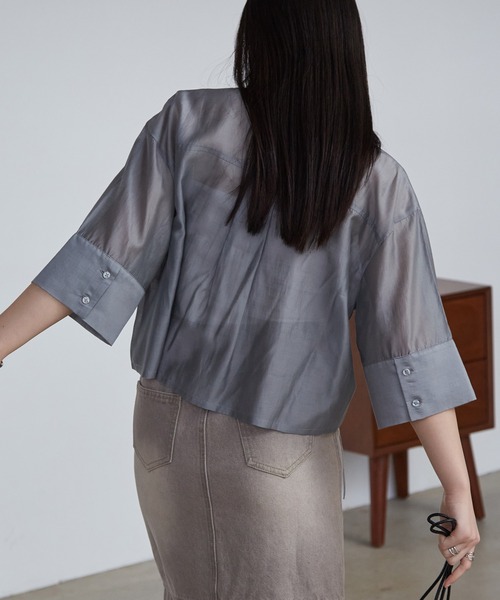 solleim(ソルレム)の「シアードロストショート丈シャツ(シャツ/ブラウス・レディース・グレー/オフホワイト/ブルー/ベージュ・M/L)」の9枚目の写真