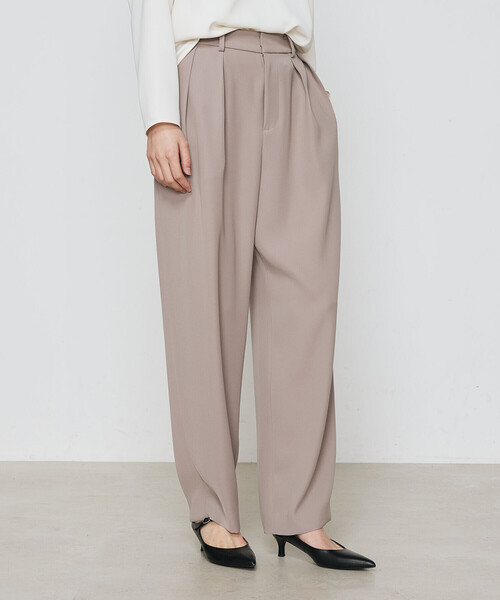 COMME CA（コムサ）の「ポリエステルツイル ツータックパンツ（スラックス・レディース・ライトグレー/チャコール/ベージュ・11号/9号）」の2枚目の写真