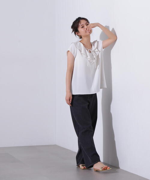 N.(N. Natural Beauty Basic)(エヌエヌナチュラルビューティーベーシック)の「バイカラーフレアブラウス(シャツ/ブラウス・レディース・オフホワイト/チャコールグレー/ライトグリーン・MEDIUM)」の10枚目の写真
