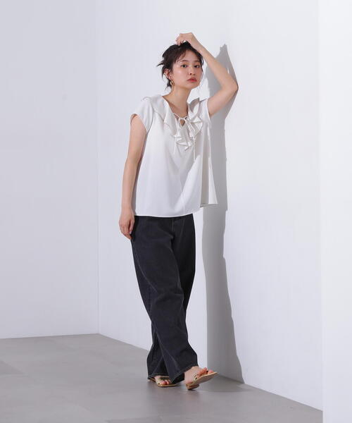 N.(N. Natural Beauty Basic)(エヌエヌナチュラルビューティーベーシック)の「バイカラーフレアブラウス(シャツ/ブラウス・レディース・オフホワイト/チャコールグレー/ライトグリーン・MEDIUM)」の12枚目の写真