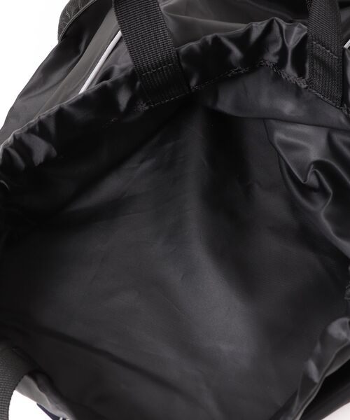 Reebok（リーボック）の「Reebok リーボック ナップザック 2WAY ロゴ入り 両サイド メッシュポケット付き  巾着バッグ（バックパック/リュック・キッズ・ブルー/ブラック・FREE）」の5枚目の写真