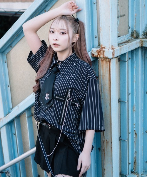 TRAVAS TOKYO/トラバス トーキョー パンクスネクタイ半袖シャツ　クロ TRAVAS TOKYO/トラバス トーキョー』ネクタイ付き半袖シャツ