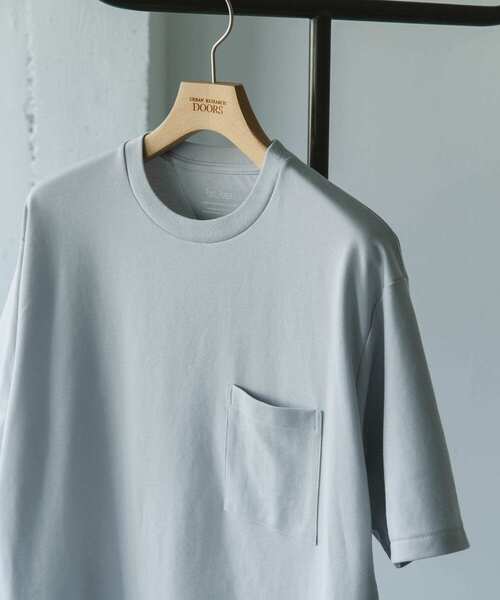 URBAN RESEARCH DOORS（アーバンリサーチドアーズ）の「『Sサイズ/WEB限定』ポンチポケットショートスリーブTシャツ（Tシャツ/カットソー・メンズ・スミクロ/ネイビー/ホワイト/ライトグレー/ライトピンク・SMALL/MEDIUM/LARGE/X-LARGE）」の4枚目の写真