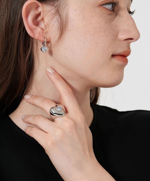 UNITED ARROWS（ユナイテッドアローズ）の「ボリュームハート リング（リング・レディース・シルバー/ゴールド・FREE）」の3枚目の写真